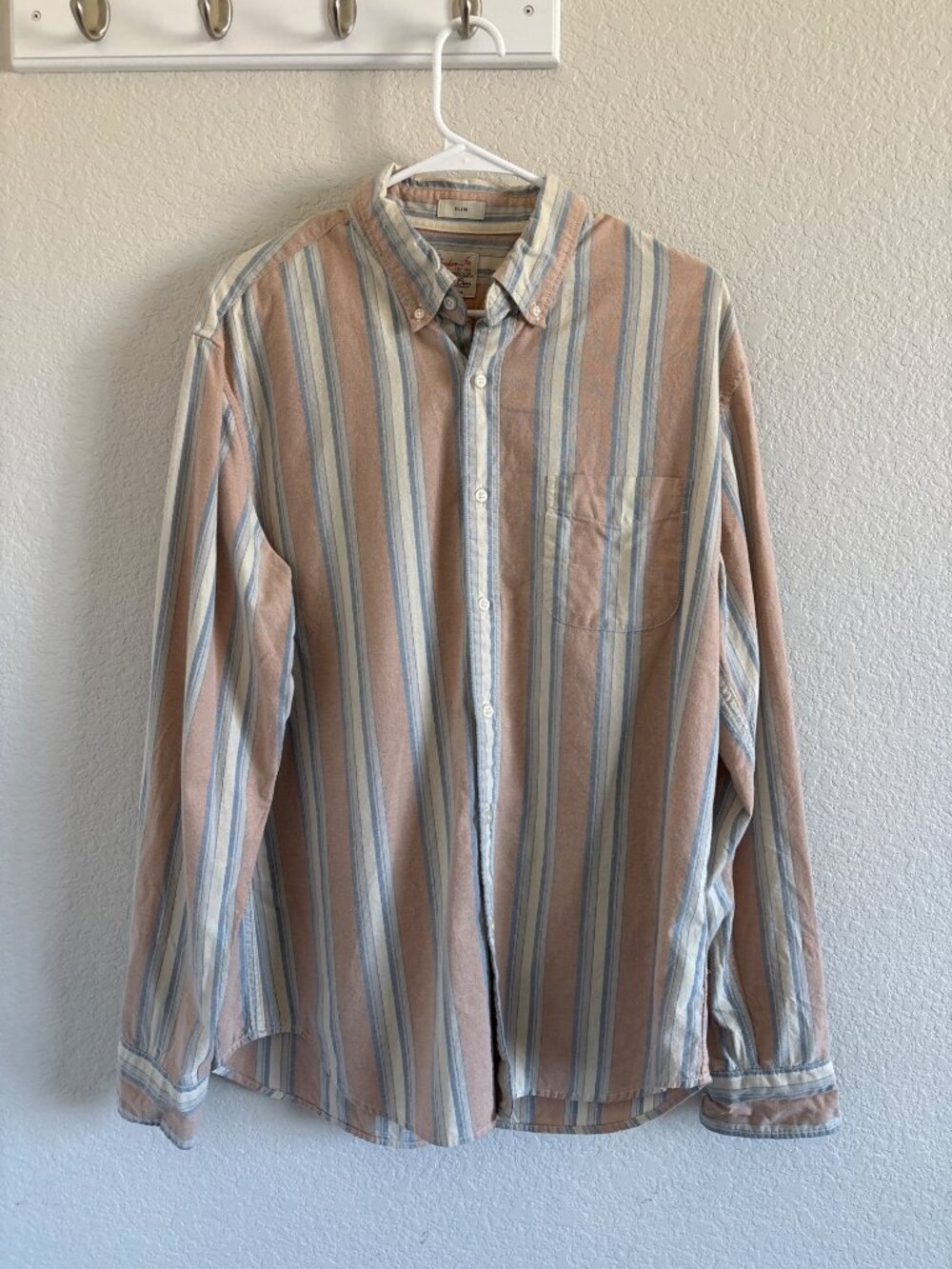 J.Crew Broken-In Oxford Men’s Large Slim Fit Button Up Shirt Salmon Blue Stripe
